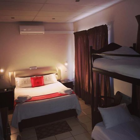 Aaa Rose Garden Guesthouse Mookgophong Exterior photo