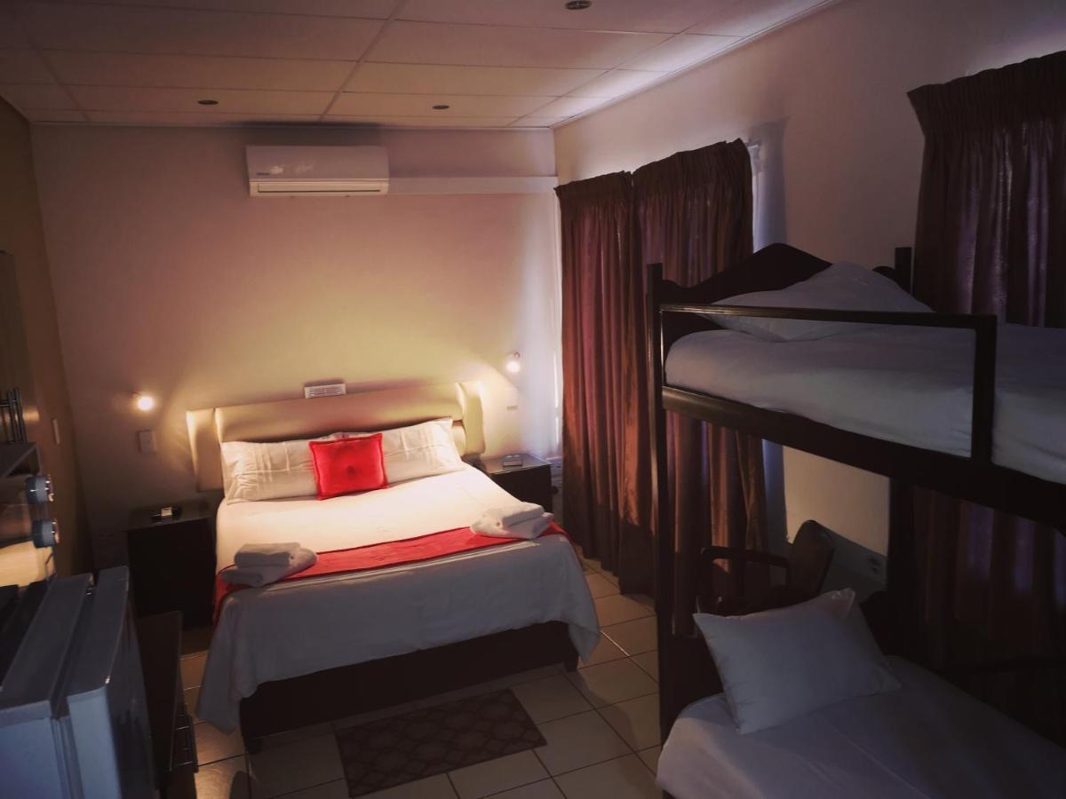 Aaa Rose Garden Guesthouse Mookgophong Exterior photo
