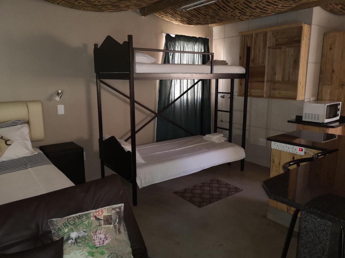 Aaa Rose Garden Guesthouse Mookgophong Exterior photo