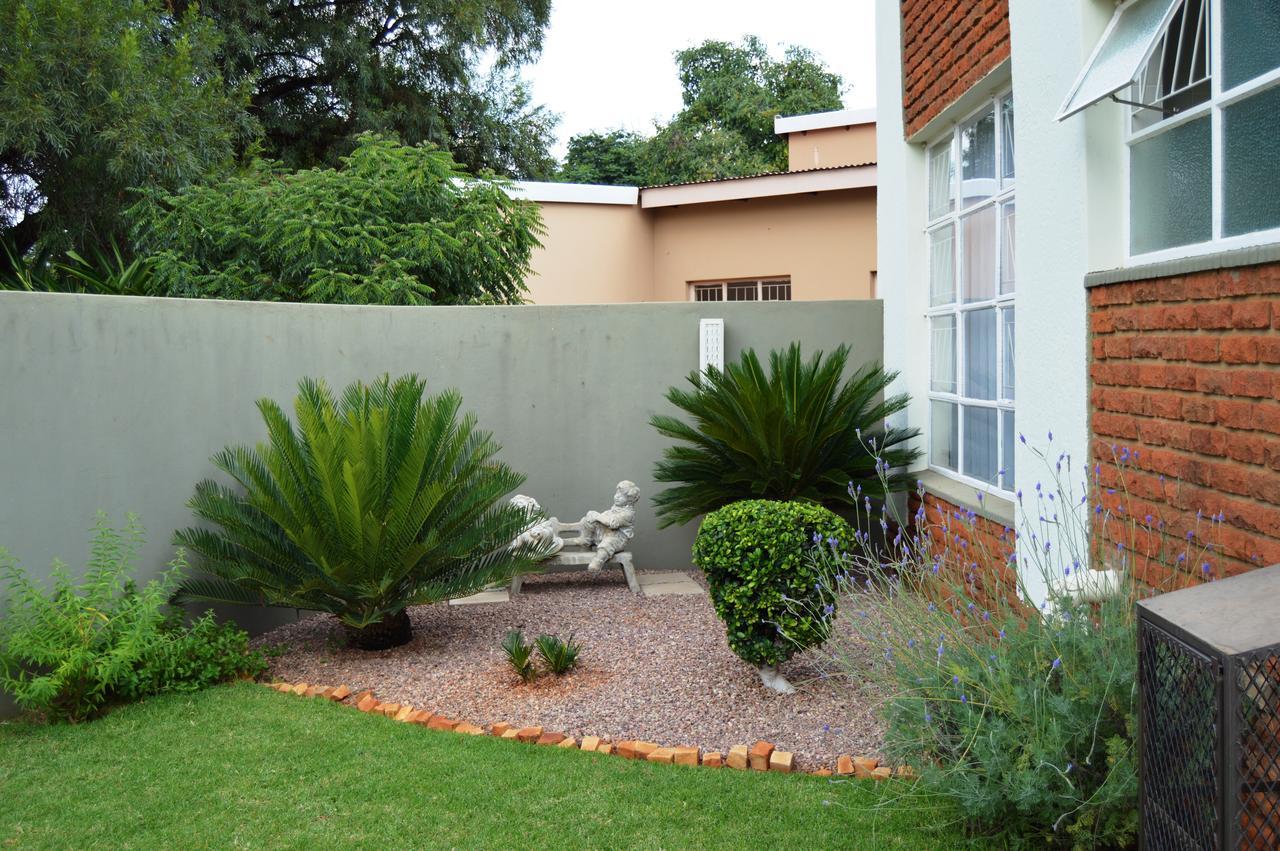 Aaa Rose Garden Guesthouse Mookgophong Exterior photo