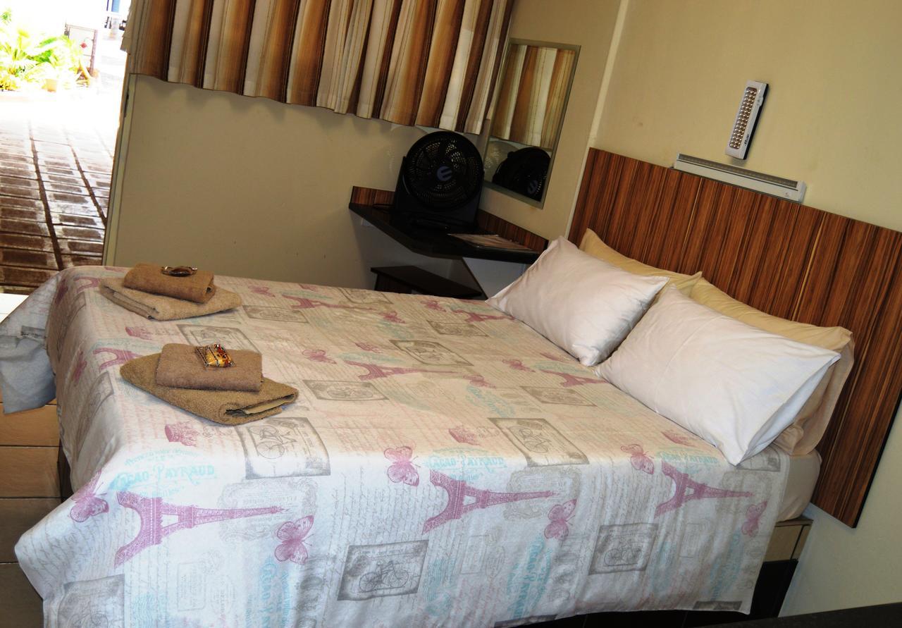 Aaa Rose Garden Guesthouse Mookgophong Exterior photo
